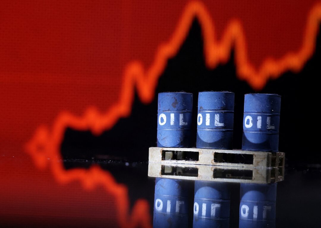 Oil Sinks, Tech Stocks Soar